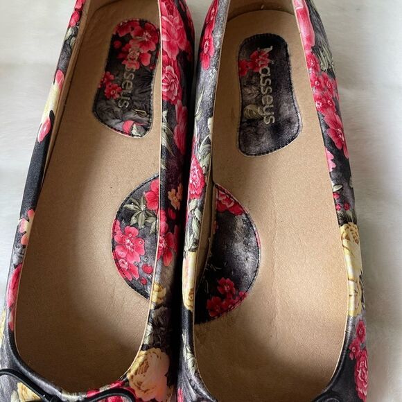 Masseys multi color fabric floral prints slip on flats black bow accent SZ11M - Picture 6 of 7